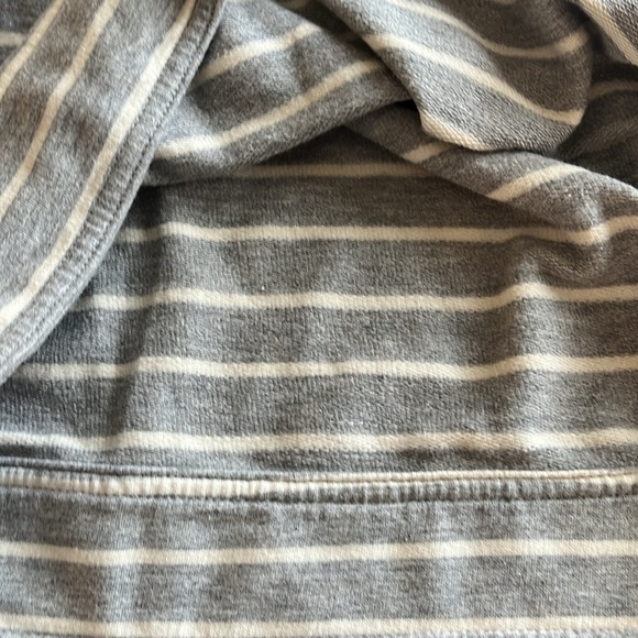 NWOT Old Navy Scoop Neck 3/4 Flared Sleeves Light Gray White Stripe Top Size M - Picture 15 of 15